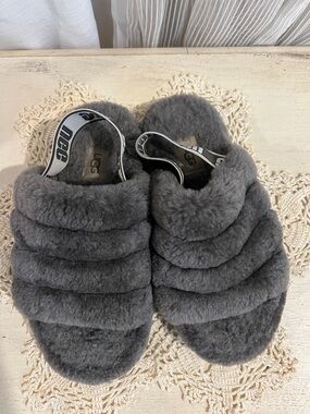 UGG Kids Fluff Yeah Slide Slippers Gray Shearling Size 2 Cozy